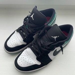 Jordan 1 low / Mystic Green - Men’s 10.5